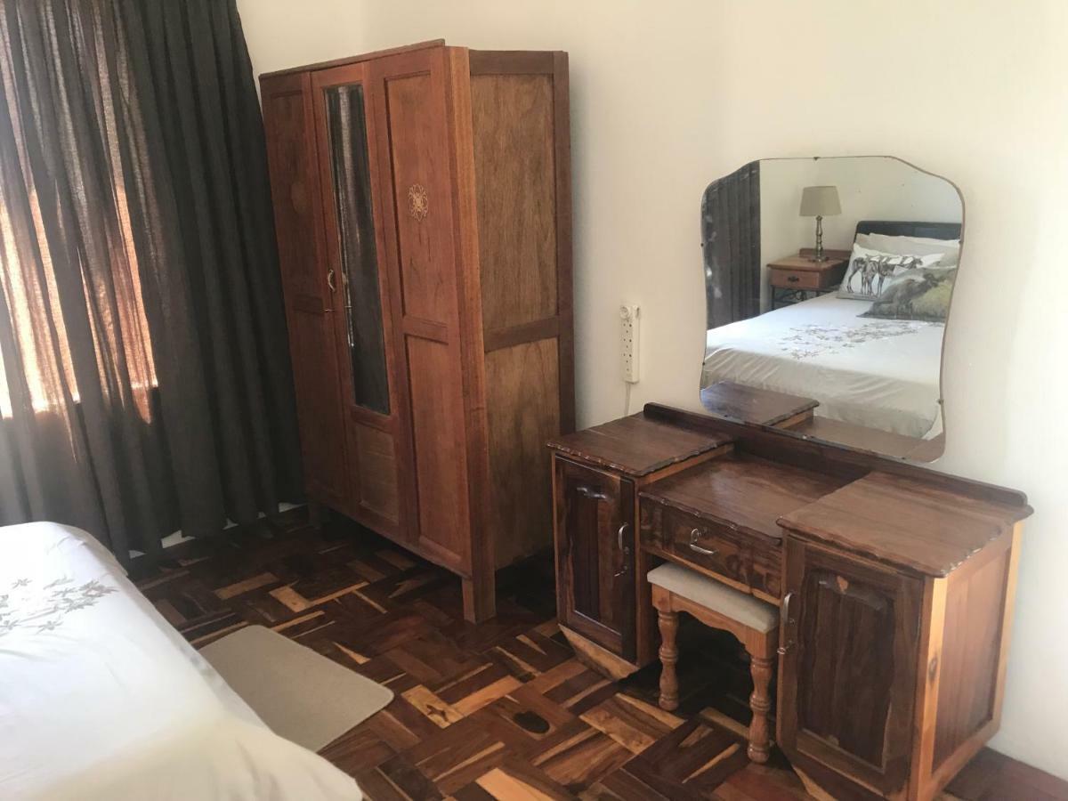 Towerzicht Guest House Ladismith Bagian luar foto
