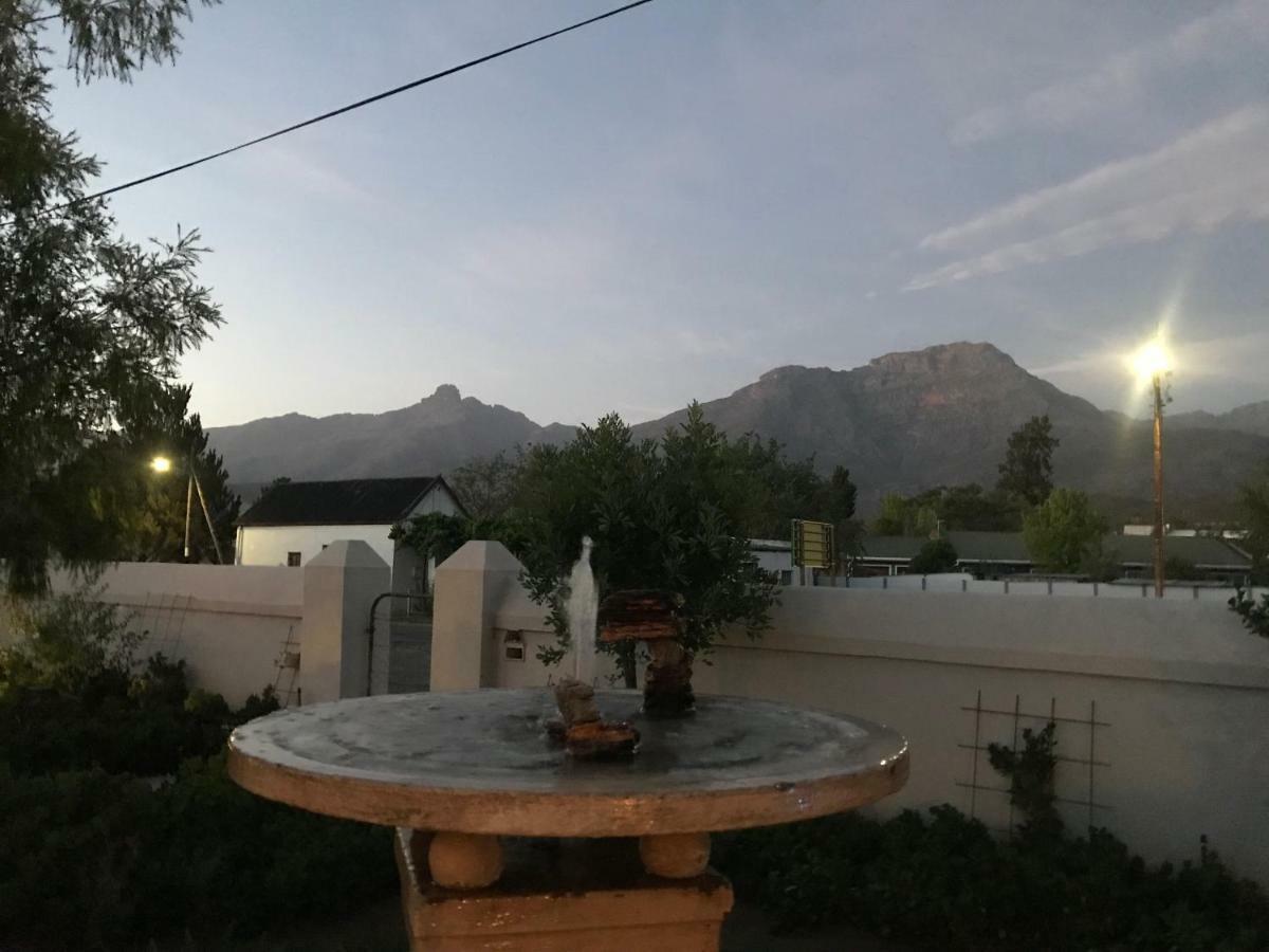 Towerzicht Guest House Ladismith Bagian luar foto