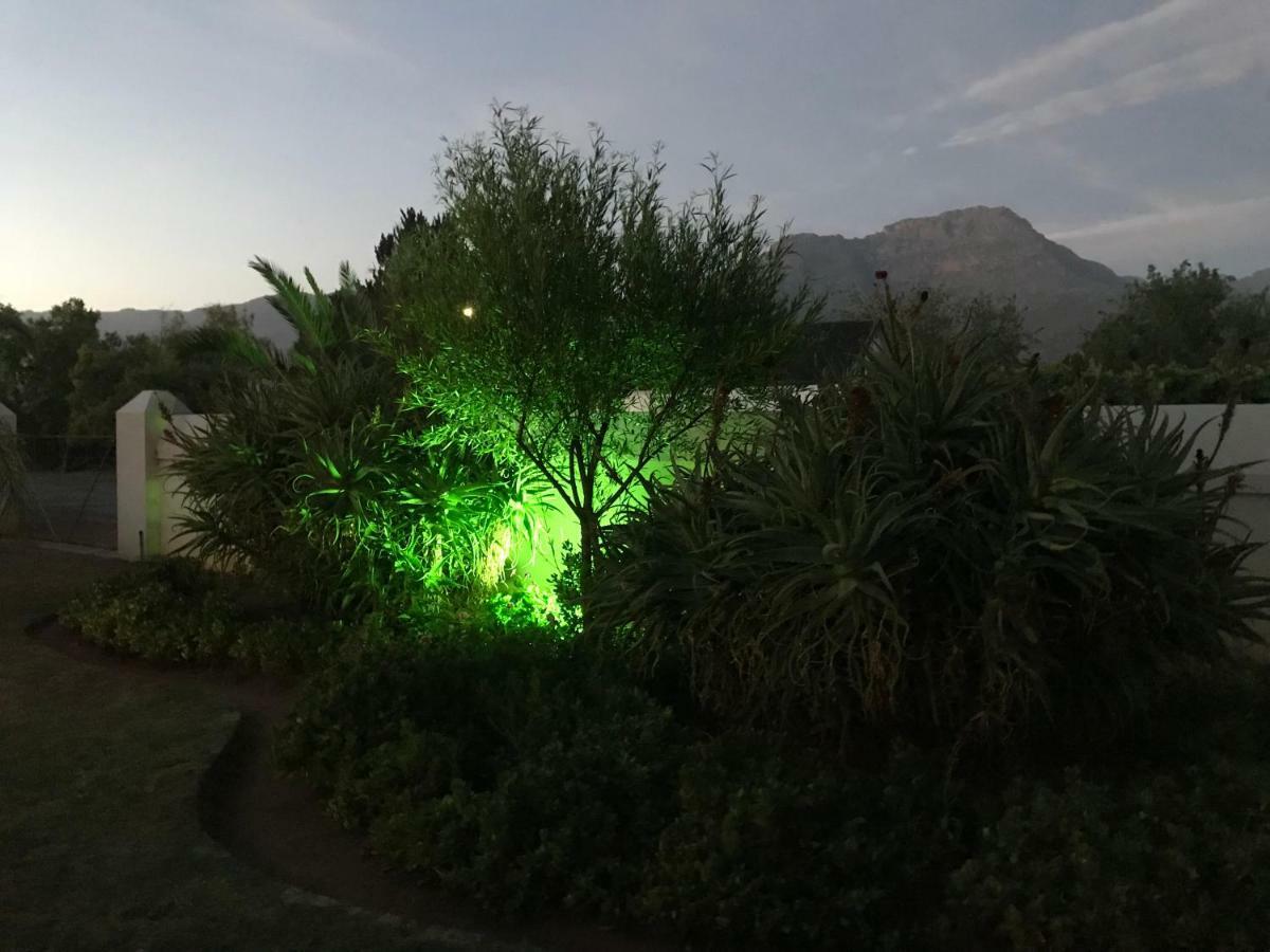 Towerzicht Guest House Ladismith Bagian luar foto
