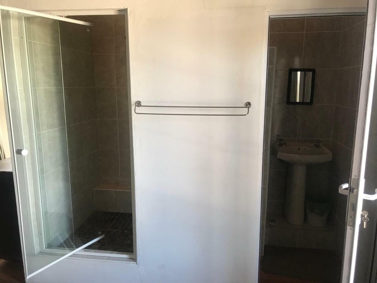 Towerzicht Guest House Ladismith Bagian luar foto