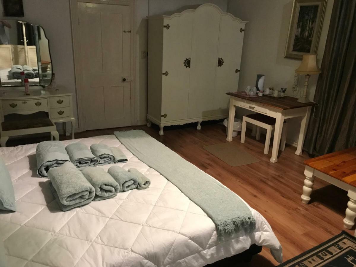 Towerzicht Guest House Ladismith Bagian luar foto