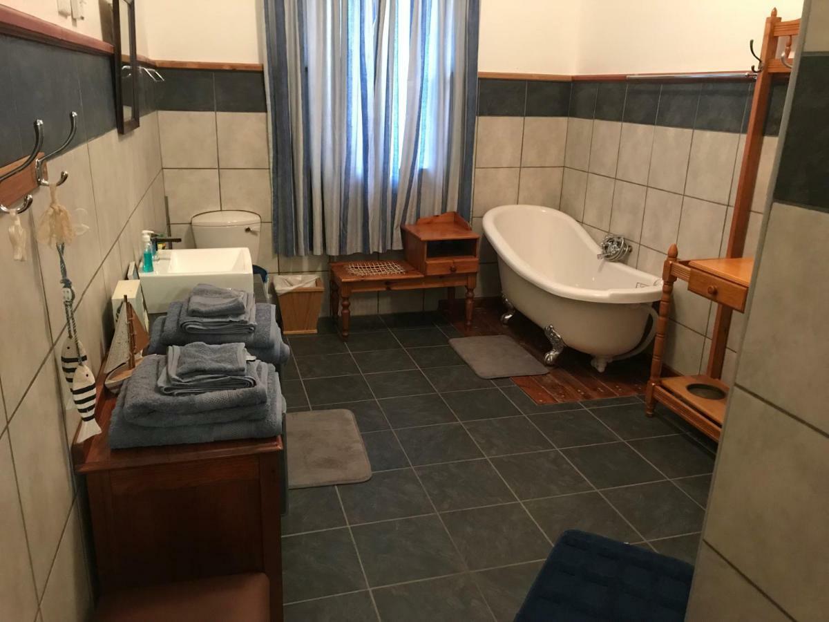 Towerzicht Guest House Ladismith Bagian luar foto