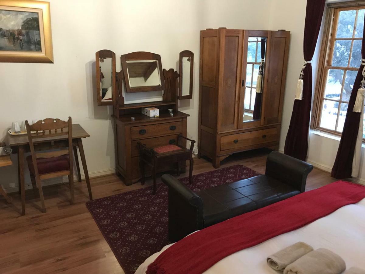 Towerzicht Guest House Ladismith Bagian luar foto